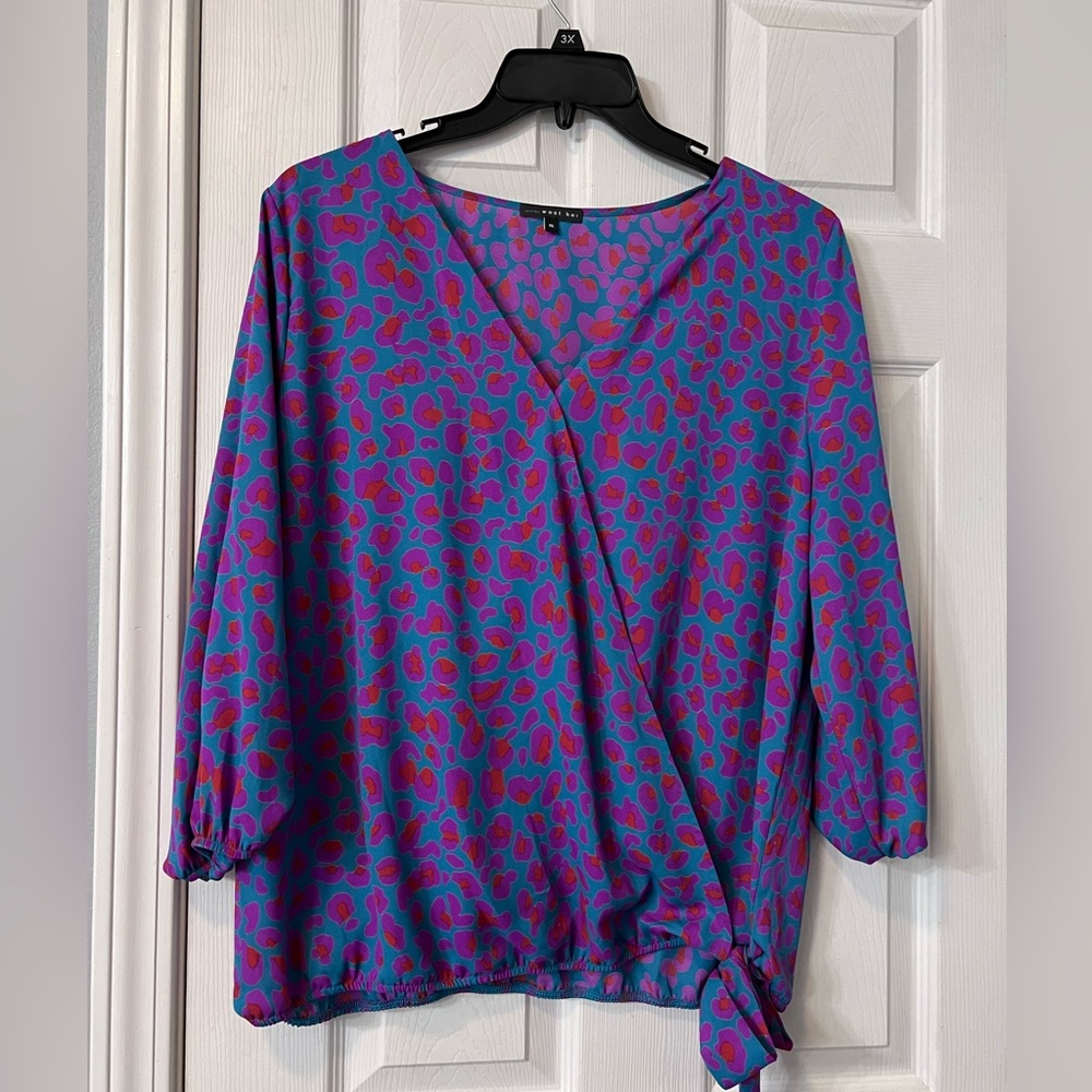 Leopard print top “Stitch Fix” hot pink, turquoise with a touch of orange